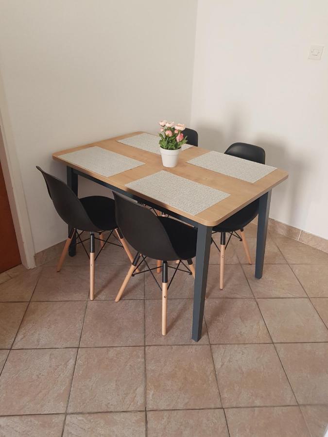 Apartmani Katica Novaglia Esterno foto