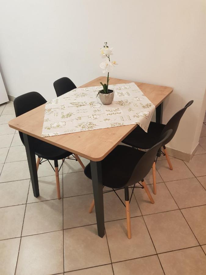 Apartmani Katica Novaglia Esterno foto